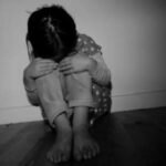 बिन माता-पिता की बच्ची को सौतेली भुआ ने गरम लोहे के चिमटे से जलाया,बच्ची ने घर जाने से किया इंकार,पढ़ें खबर