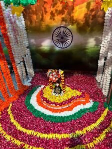 देशभक्ति के रंग में रंगे बाबा भोलेनाथ,सहस्त्र धारा से हुआ जलाभिषेक,देखें फोटो और वीडियो